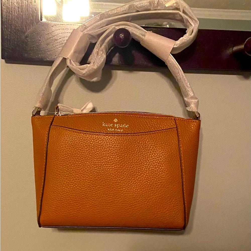 BRAND NEW KATE SPADE BAG WITH TAGS !!